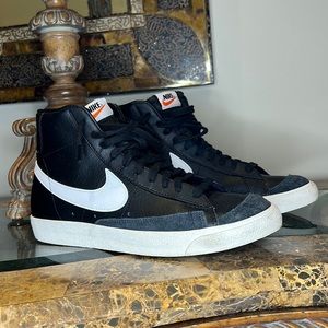 Black Nike Blazer Mid 77 Shoes
